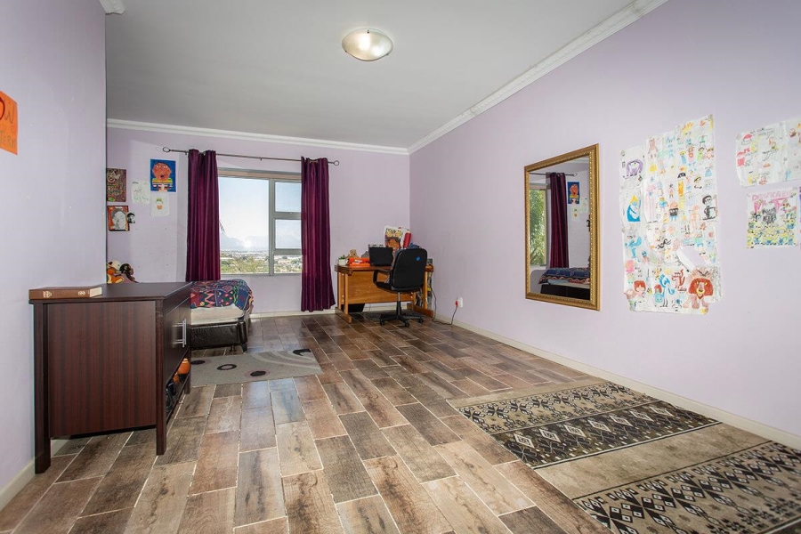 6 Bedroom Property for Sale in Vredekloof Heights Western Cape